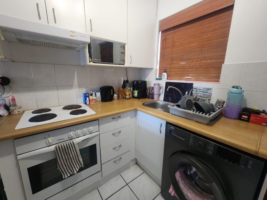 To Let 2 Bedroom Property for Rent in Parklands Western Cape